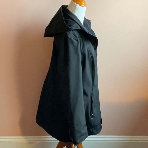 Andrew Marc Rain Coat - Picture 4 of 5